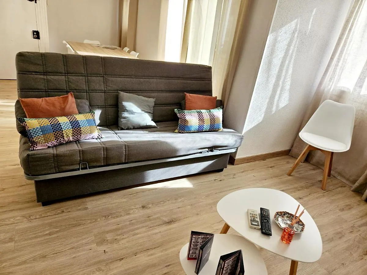 Apartamento Familiar En Triana contacts